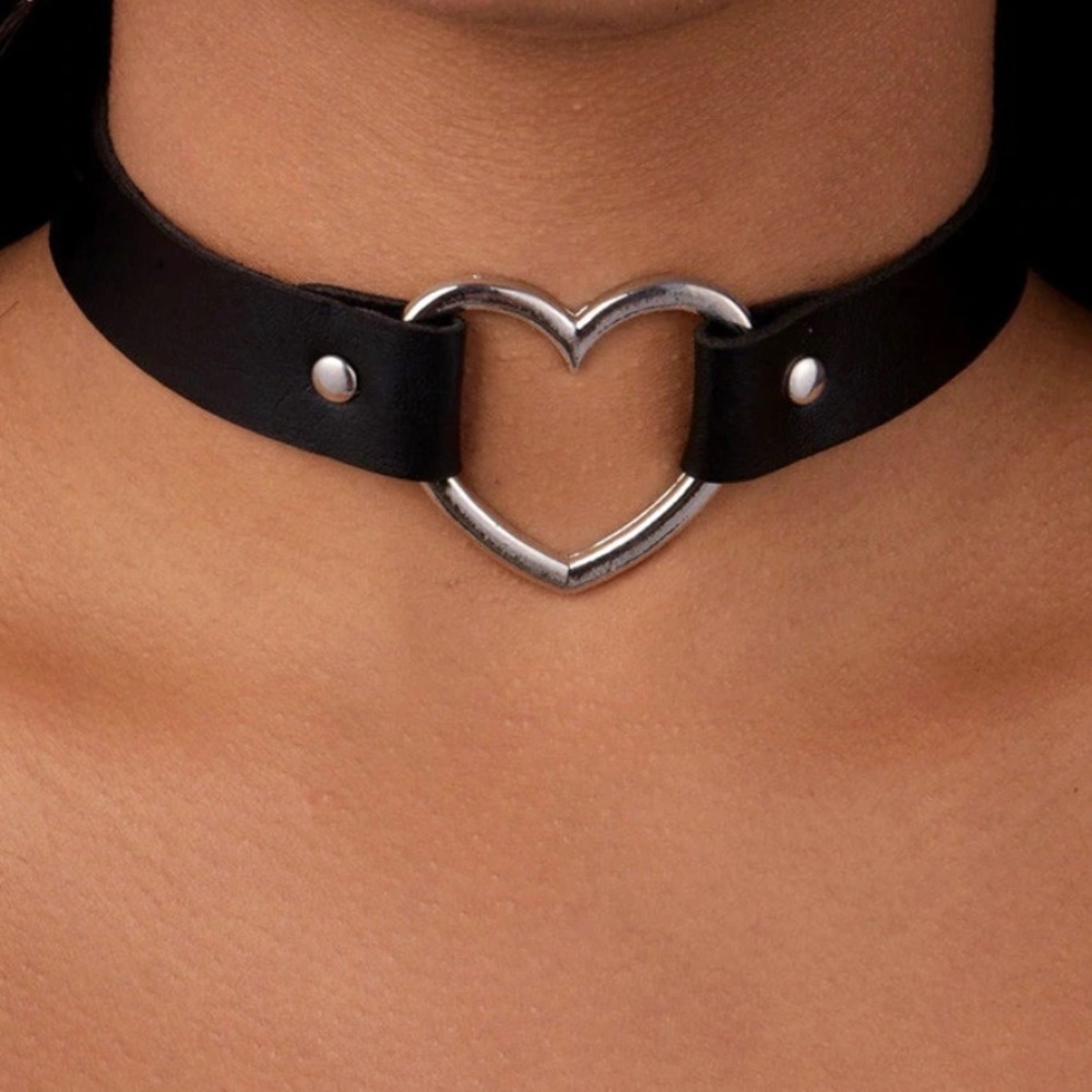 3/$21 Gothic heart choker on black strap - Picture 2 of 5